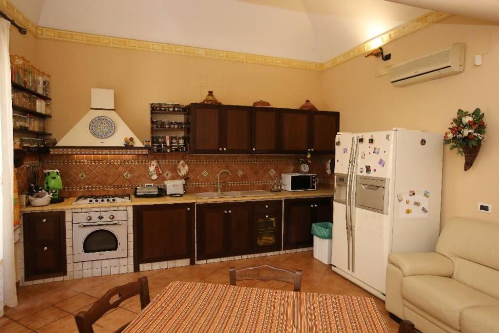 Laura Affitta Camere Baronessina Palermo Exterior photo