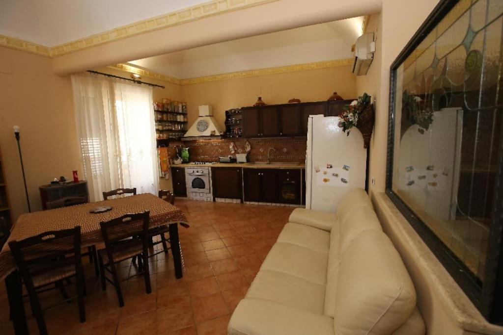 Laura Affitta Camere Baronessina Palermo Exterior photo